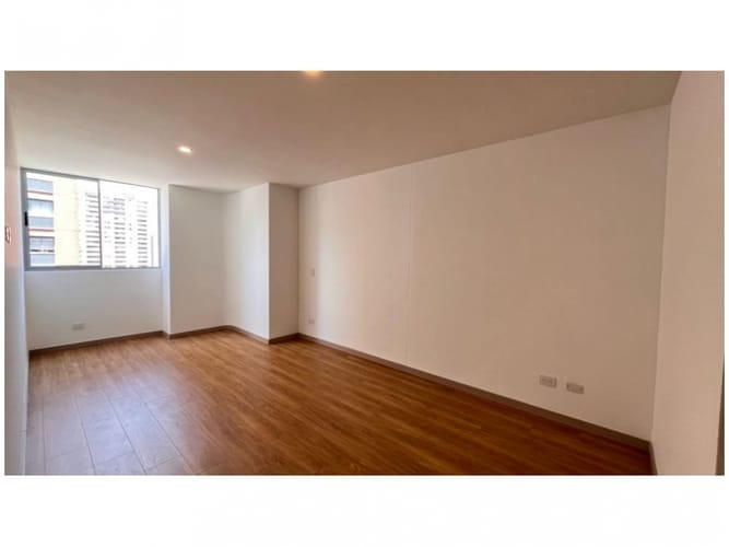 Apartamento de 2 alcobas en venta en El Poblado, Medellín, 75 m² · foto 8 de 10