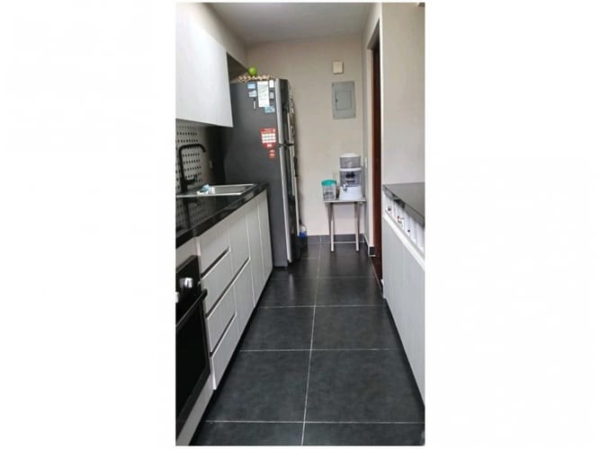 Apartamento en venta en El Poblado, Medellín · foto 3 de 12
