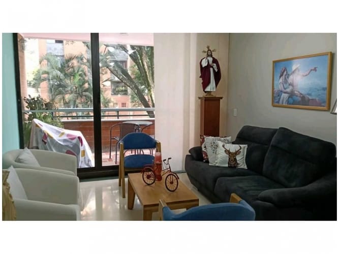 Apartamento en venta en El Poblado, Medellín · foto 8 de 12