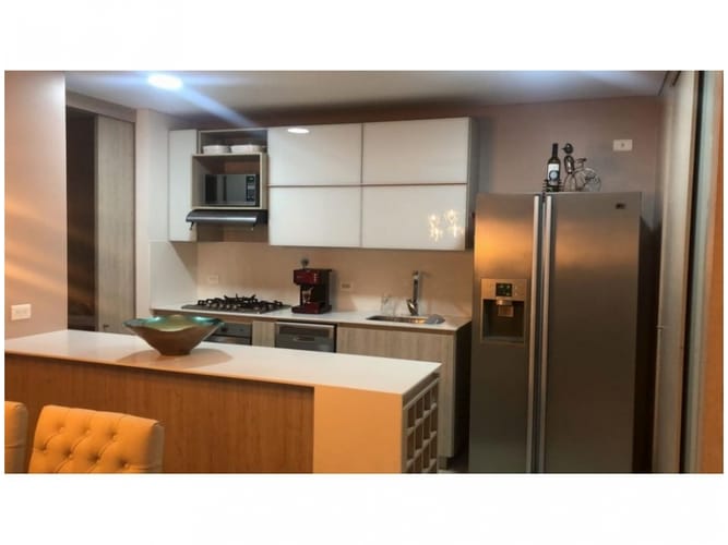 Apartamento de 3 alcobas en venta en El Poblado, Medellín, 125 m² · foto 4 de 8