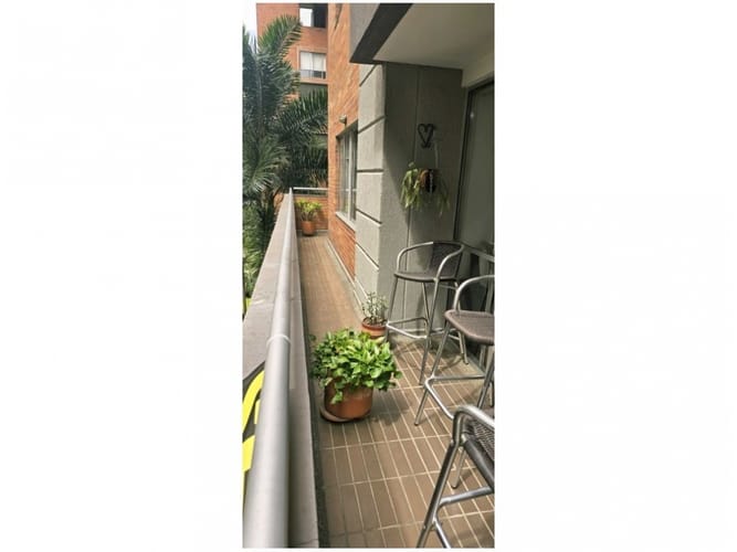 Apartamento de 3 alcobas en venta en Villa Carlota, Medellín, 92 m² · foto 2 de 13