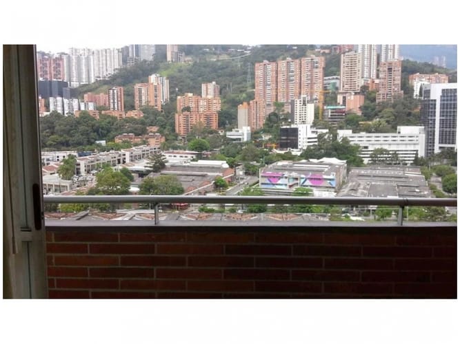 Apartamento en venta en El Poblado, Medellín · foto 5 de 19