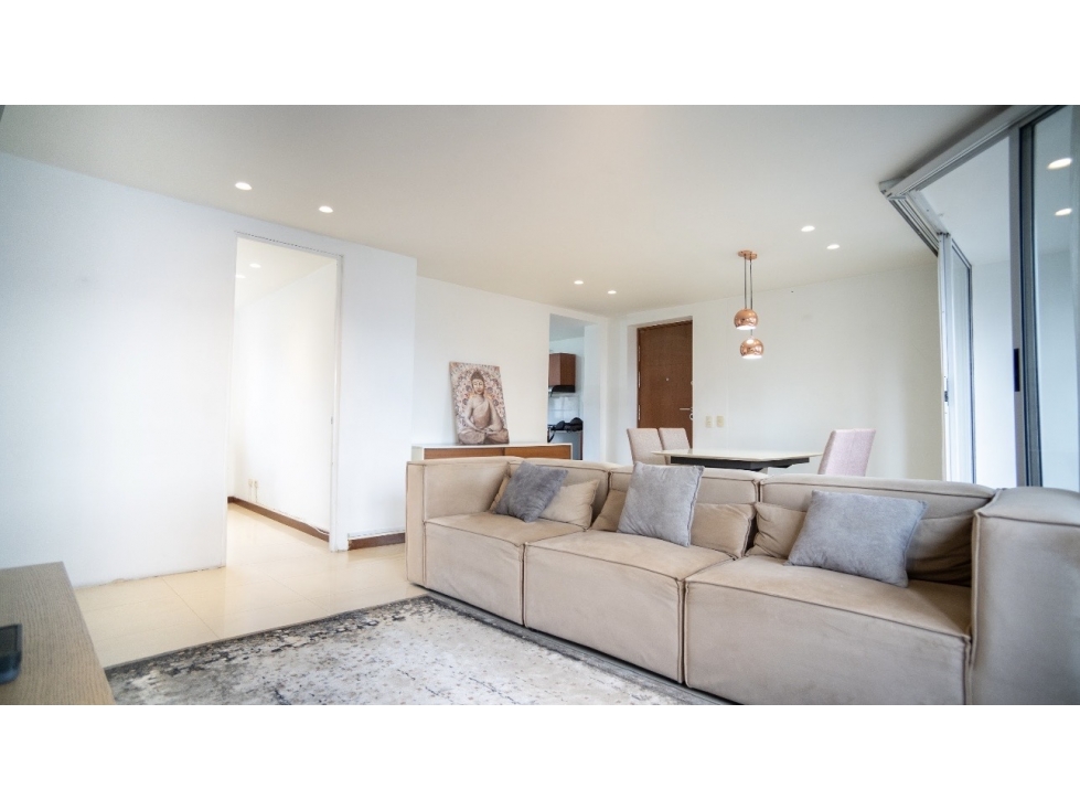 Apartamento en venta en El Poblado, Medellín · foto 2 de 6
