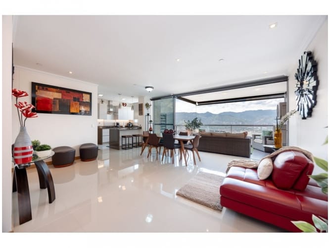 Apartamento de 3 alcobas en venta en El Poblado, Medellín, 157 m² · foto 4 de 24