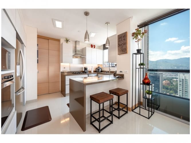 Apartamento de 3 alcobas en venta en El Poblado, Medellín, 157 m² · foto 8 de 24