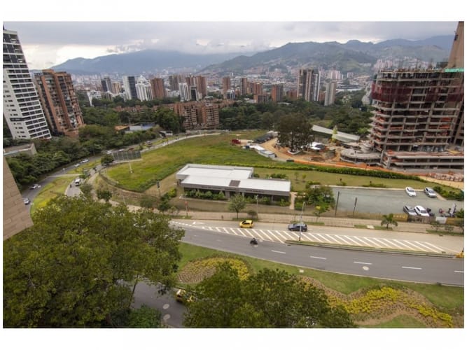 Apartamento de 2 alcobas en venta en El Diamante No. 2, Medellín, 115 m² · foto 22 de 22