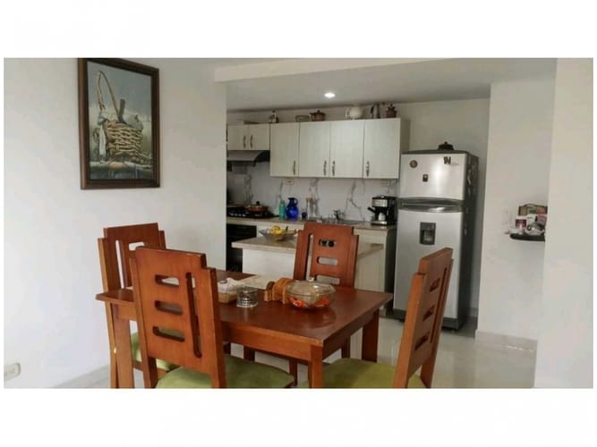 Apartamento de 3 alcobas en venta en Urbanización Las Cumbres, Envigado, 107 m² · foto 4 de 13