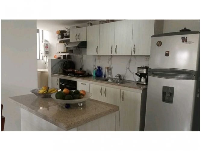 Apartamento de 3 alcobas en venta en Urbanización Las Cumbres, Envigado, 107 m² · foto 5 de 13