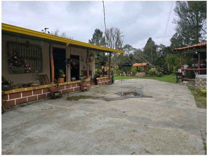 Casa de 2 alcobas en venta en Santa Elena, Medellín, 120 m² · foto 7 de 10