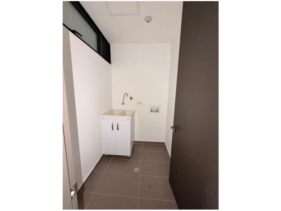 Apartamento en venta en El Poblado, Medellín · foto 7 de 14