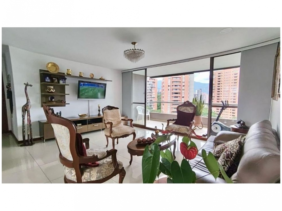 Apartamento en venta en El Poblado, Medellín · foto 5 de 23