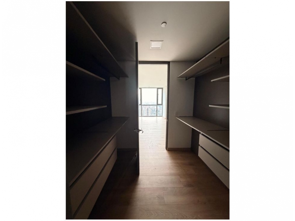 Apartamento en venta en El Poblado, Medellín · foto 10 de 14