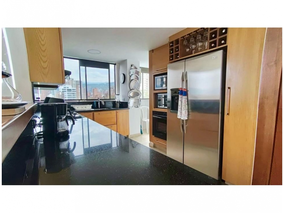 Apartamento en venta en El Poblado, Medellín · foto 11 de 23