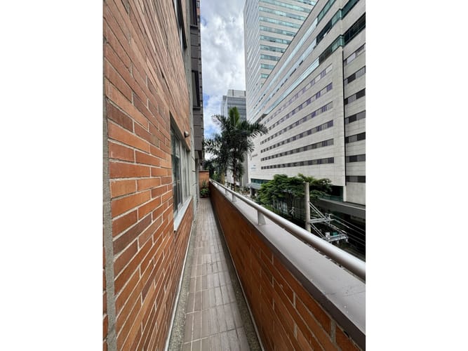 Apartamento de 3 alcobas en venta en El Poblado, Medellín, 92 m² · foto 5 de 6