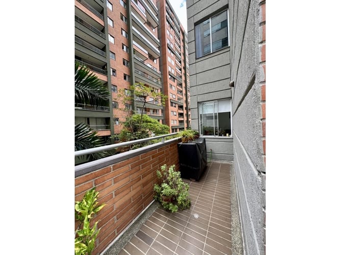 Apartamento de 3 alcobas en venta en El Poblado, Medellín, 92 m² · foto 6 de 6