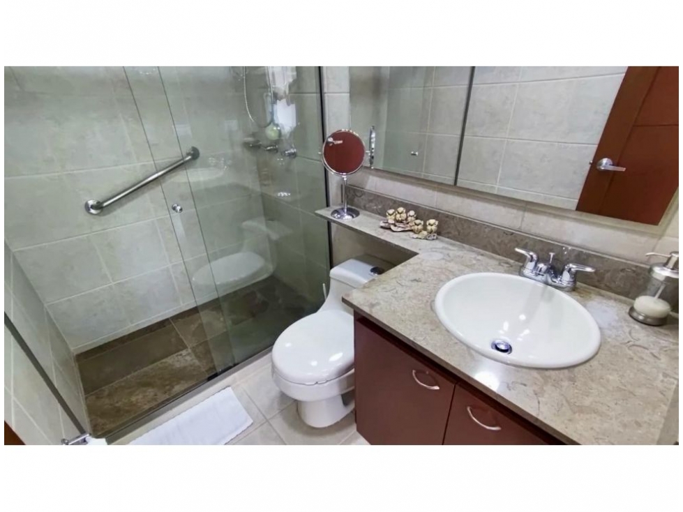 Apartamento en venta en El Poblado, Medellín · foto 17 de 23
