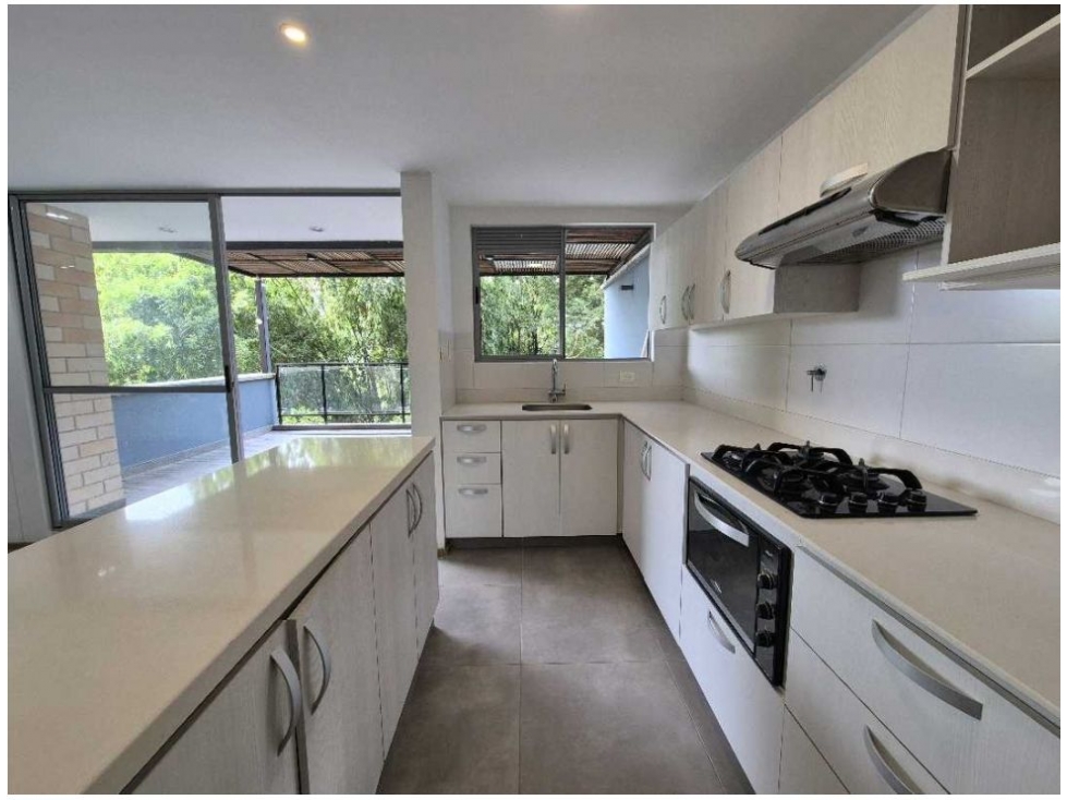 Apartamento en venta en El Esmeraldal, Envigado · foto 5 de 12