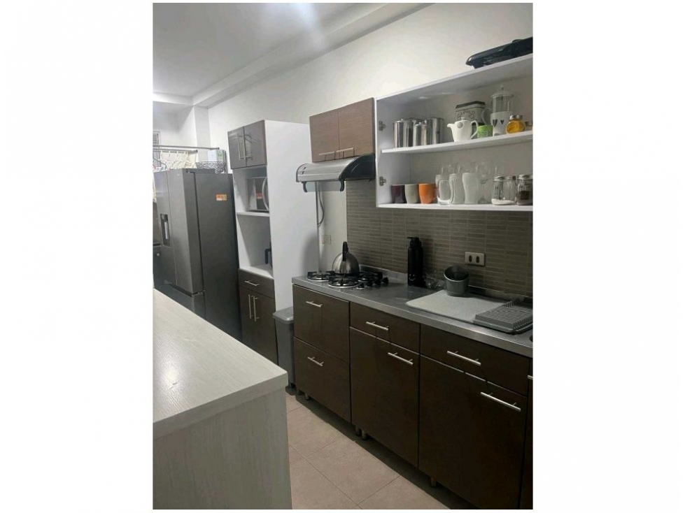 Apartamento en venta en El Poblado, Medellín · foto 3 de 14