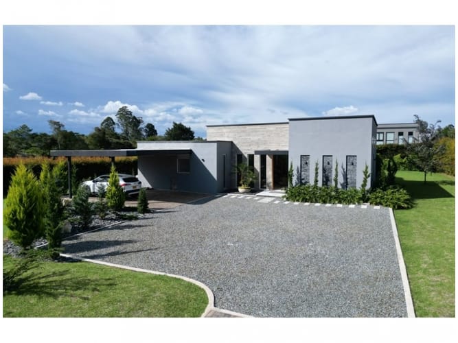 Casa de 3 alcobas en venta en Llano Grande, Rionegro, 1930 m² · foto 19 de 20