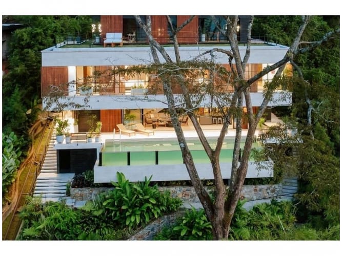 Casa de 5 alcobas en venta en Los Balsos, Medellín, 844 m² · foto 2 de 24