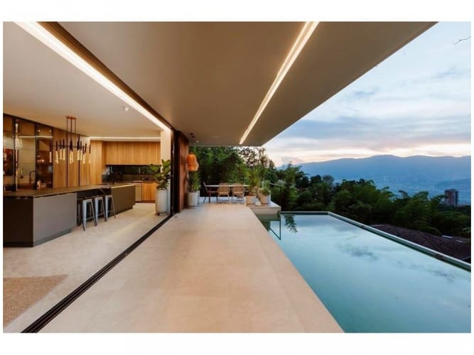 Casa de 5 alcobas en venta en Los Balsos, Medellín, 844 m² · foto 8 de 24