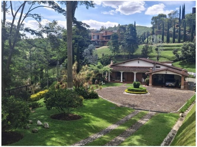 Casa de 4 alcobas en venta en La Tablaza, La Estrella, 248 m² · foto 2 de 24