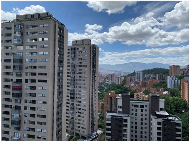 Apartamento en venta en El Poblado, Medellín · foto 3 de 24