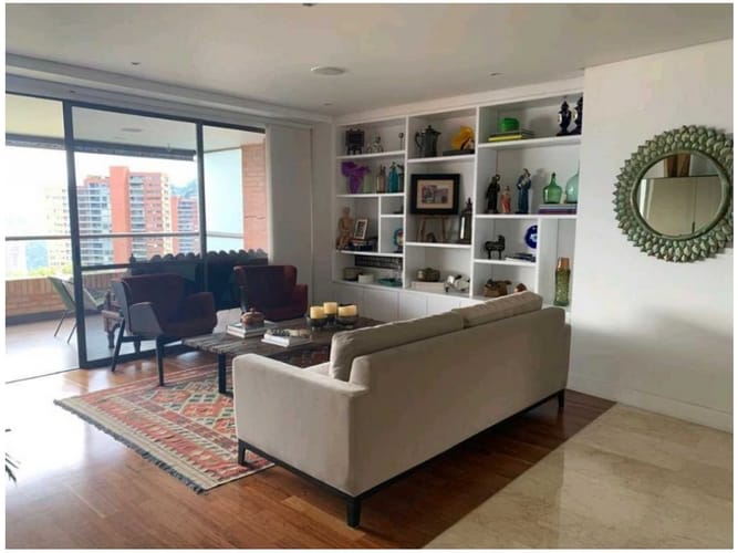 Apartamento de 3 alcobas en venta en El Poblado, Medellín, 265 m² · foto 3 de 18