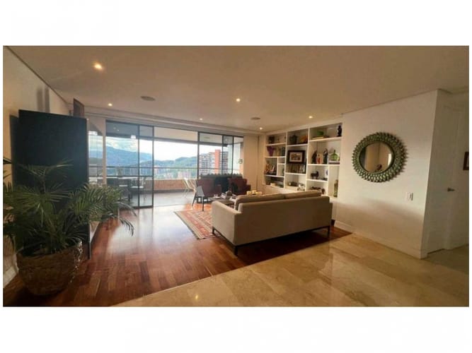 Apartamento de 3 alcobas en venta en El Poblado, Medellín, 265 m² · foto 4 de 18