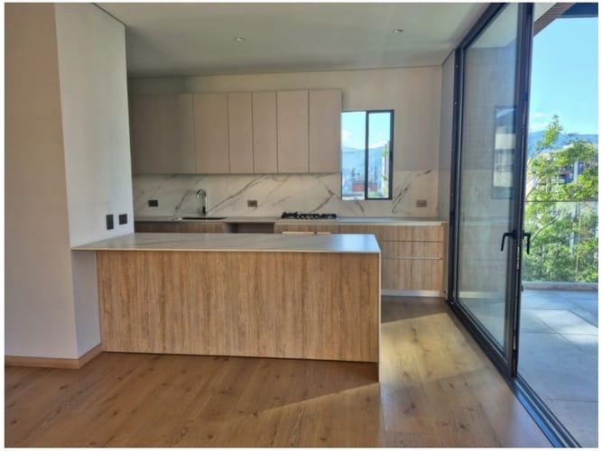 Apartamento de 3 alcobas en venta en El Poblado, Medellín, 174 m² · foto 3 de 16