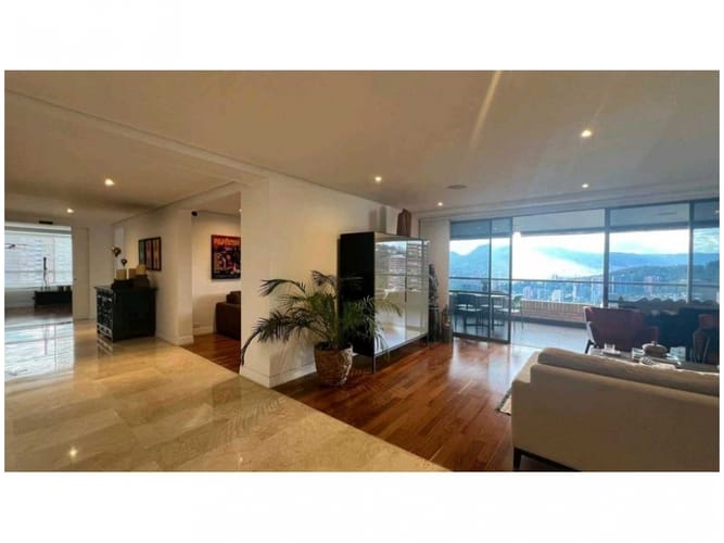 Apartamento de 3 alcobas en venta en El Poblado, Medellín, 265 m² · foto 18 de 18