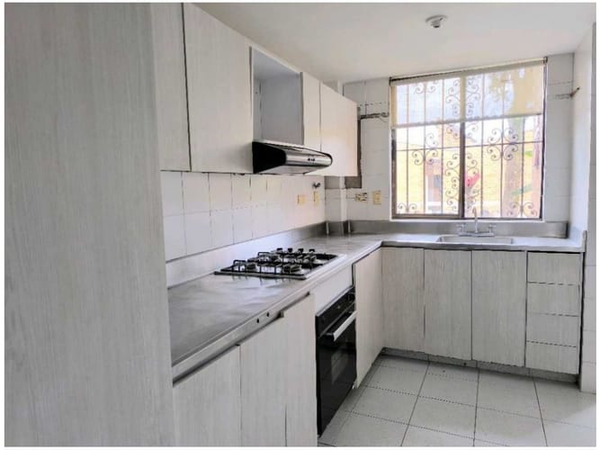 Casa de 3 alcobas en venta en Loma Del Escobero, Envigado, 146 m² · foto 7 de 24