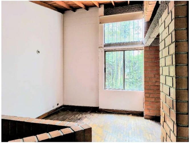 Casa de 3 alcobas en venta en Loma Del Escobero, Envigado, 146 m² · foto 11 de 24