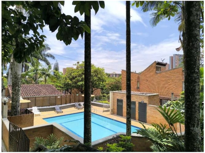 Casa de 3 alcobas en venta en Loma Del Escobero, Envigado, 146 m² · foto 23 de 24