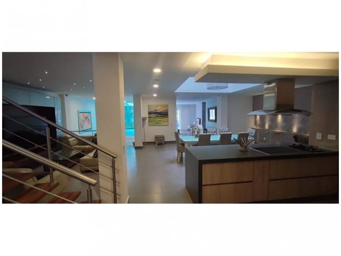 Casa de 7 alcobas en venta en La Doctora, Sabaneta, 770 m² · foto 2 de 24