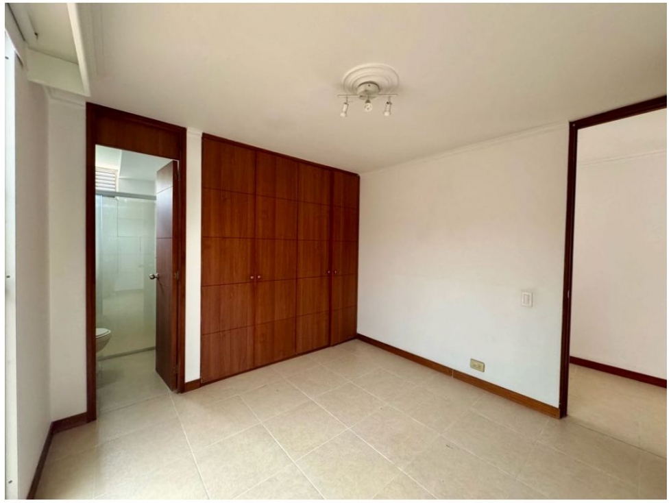 Apartamento en venta en Loma Benedictinos, Envigado · foto 23 de 24
