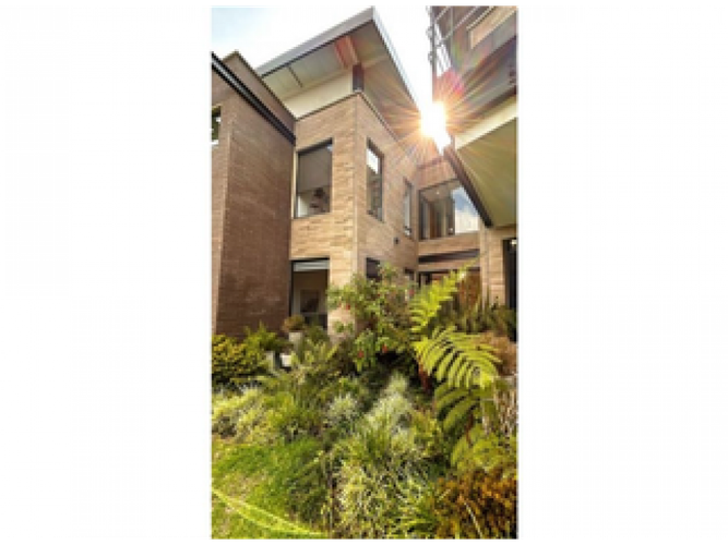 Casa de 5 alcobas en venta en Loma Del Chocho, Envigado, 347 m² · foto 6 de 7