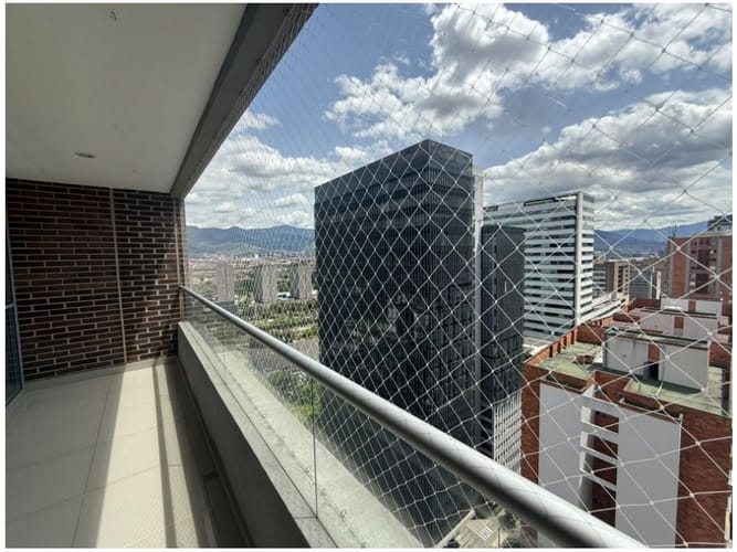 Apartamento de 3 alcobas en venta en Villa Carlota, Medellín, 121 m² · foto 2 de 13