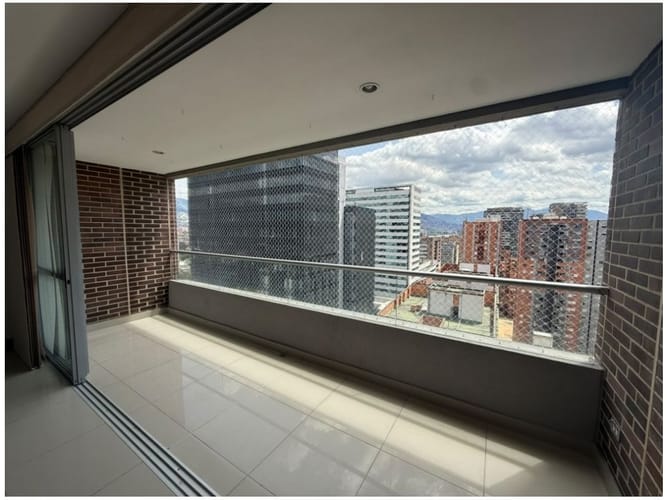 Apartamento de 3 alcobas en venta en Villa Carlota, Medellín, 121 m² · foto 3 de 13