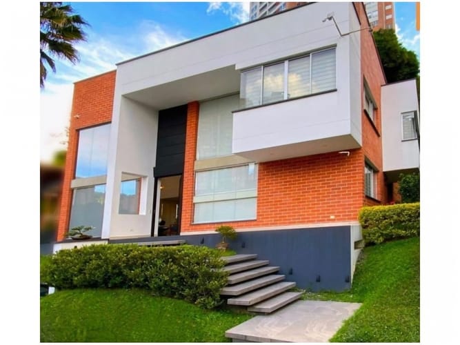 Casa de 5 alcobas en venta en Cañaveralejo, Sabaneta, 528 m² · foto 2 de 24