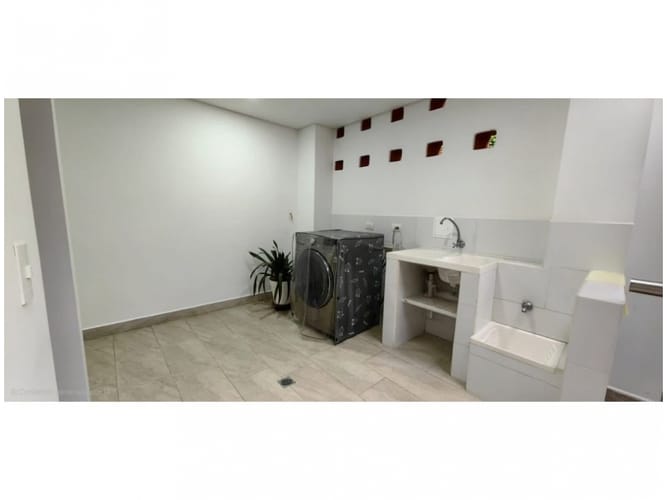 Casa de 5 alcobas en venta en Cañaveralejo, Sabaneta, 528 m² · foto 16 de 24