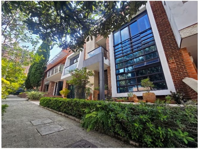 Casa de 5 alcobas en venta en Loma De San Jose, Sabaneta, 256 m² · foto 2 de 24