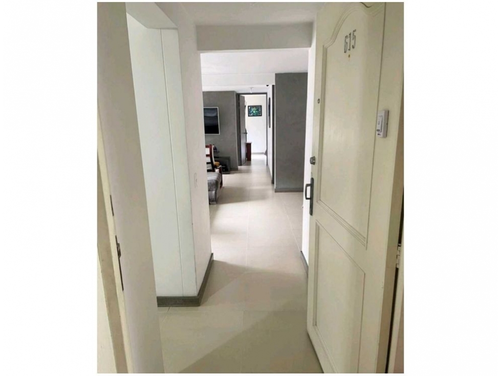 Apartamento en venta en La Almeria, Medellín · foto 5 de 17