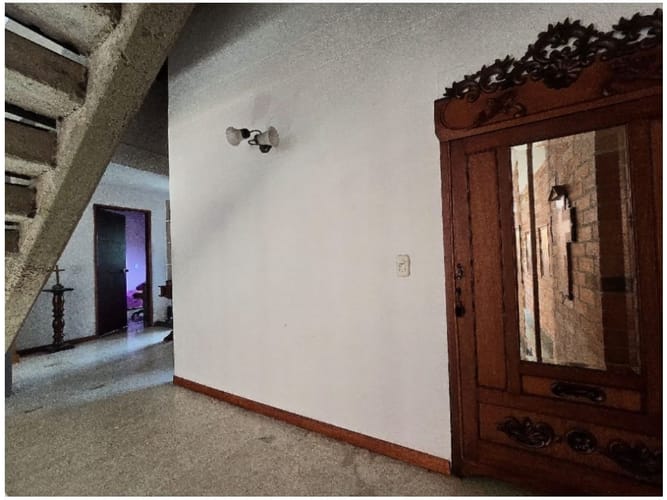 Casa de 5 alcobas en venta en Loma De San Jose, Sabaneta, 256 m² · foto 16 de 24