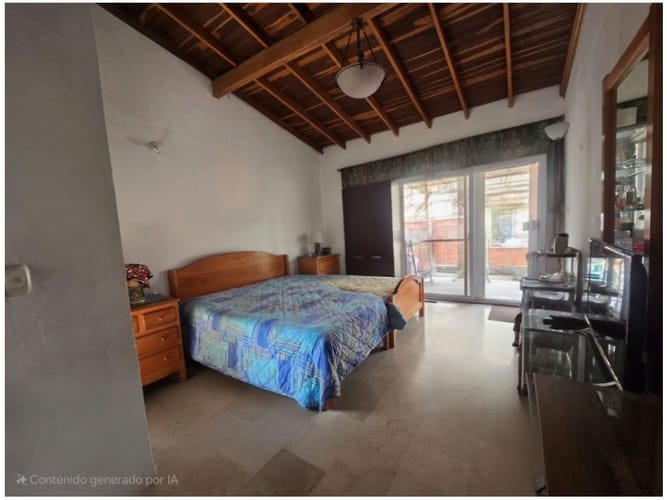 Casa de 5 alcobas en venta en Loma De San Jose, Sabaneta, 256 m² · foto 23 de 24