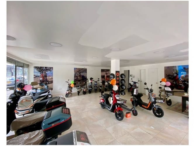 Local en venta en El Poblado, Medellín, 205 m² · foto 4 de 9