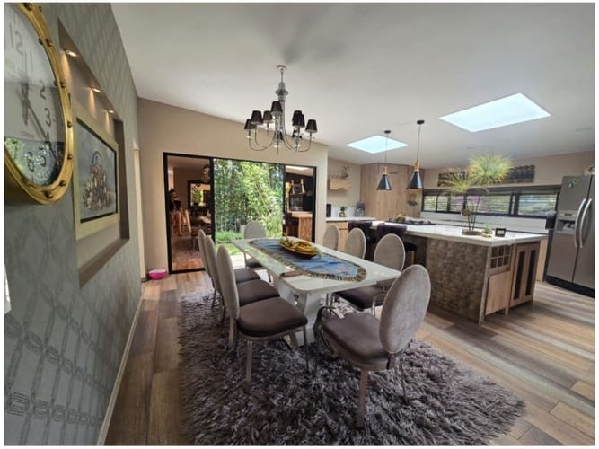 Casa de 3 alcobas en venta en La Ceja, 180 m² · foto 2 de 24