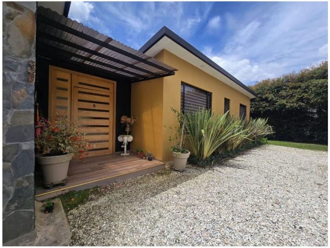 Casa de 3 alcobas en venta en La Ceja, 180 m² · foto 3 de 24