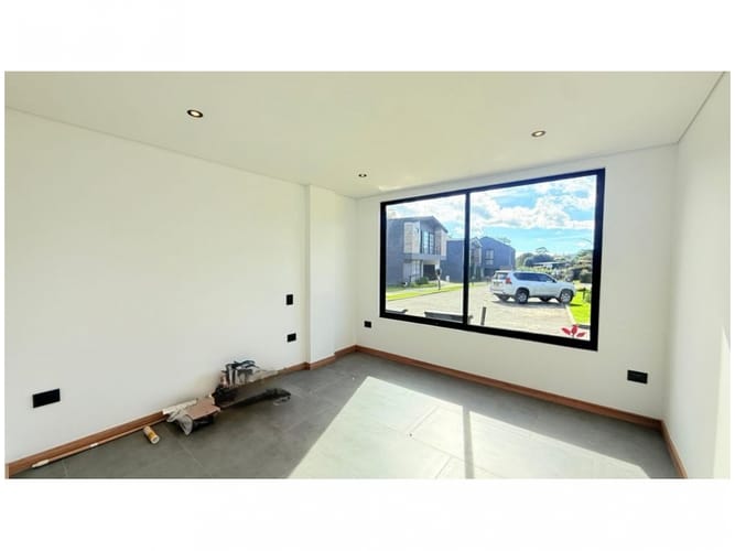 Casa de 3 alcobas en venta en Llano Grande, Rionegro, 245 m² · foto 5 de 21
