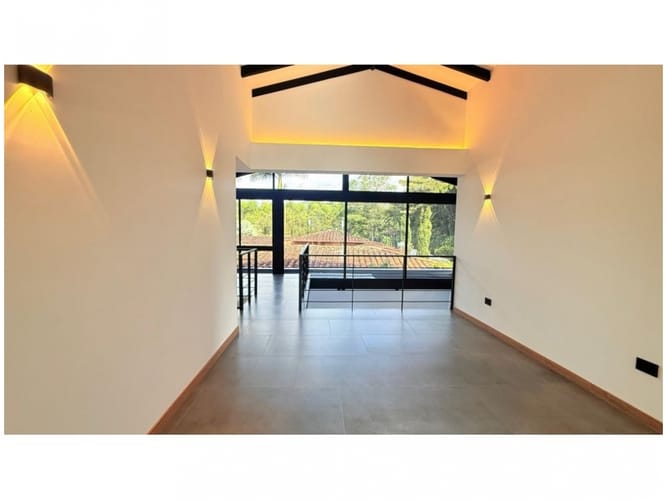 Casa de 3 alcobas en venta en Llano Grande, Rionegro, 245 m² · foto 10 de 21